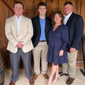 Meet your Posher, Holli